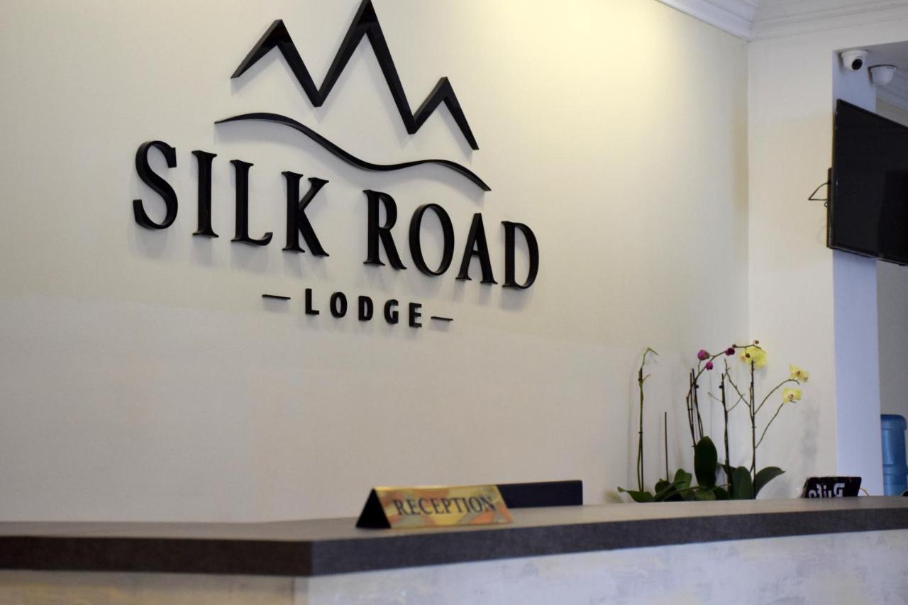Silk Road Lodge ビシュケク エクステリア 写真